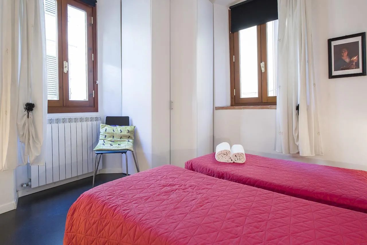 Apartment San Lorenzo Charm - Florence Nook